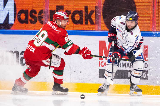 Moras Ryan Johnston och Linköpings Joe Whitney