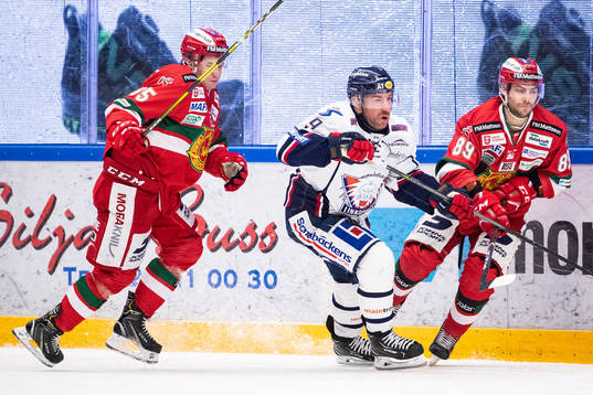 Moras Michael Haga och Linköpings Derek Roy och Moras Ryan