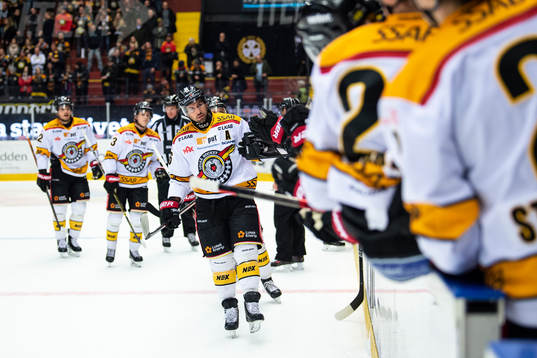 Luleås Niklas Olausson jublar