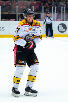 Luleås Isac Lundeström grimaserar