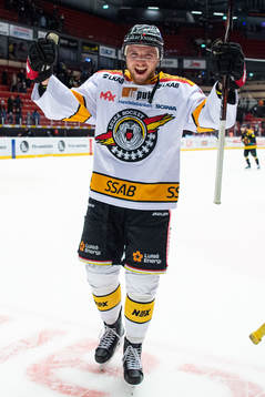 Luleås Robin Kovacs jublar