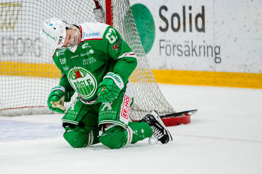 Rögles Leon Bristedt  grimaserar