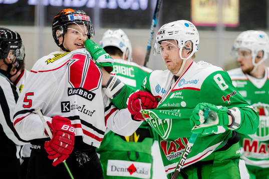 Örebros Gustav Backström och Rögles Linus Sandin
