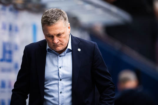 s tränare Stephan Lundh deppar