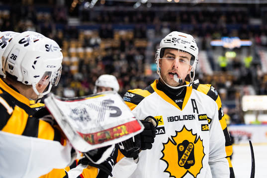 Skellefteås Joakim Lindström jublar