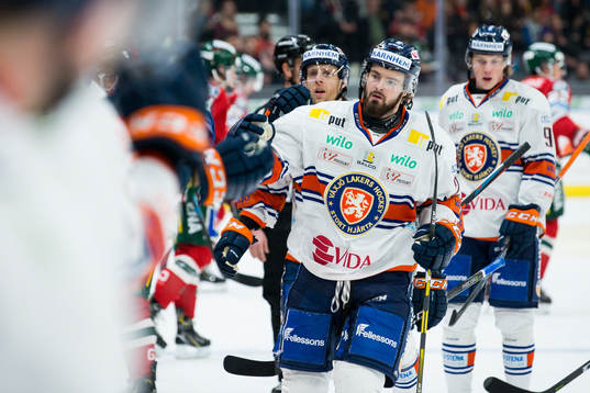 Växjös Roman Horak jublar
