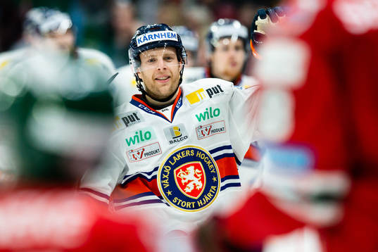Växjös Kris Versteeg jublar
