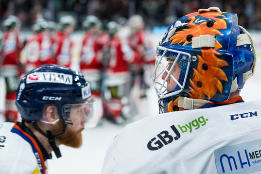 Växjös målvakt Viktor Fasth deppar