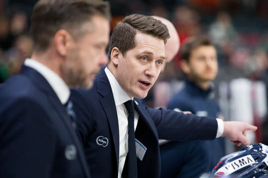 Växjös tränare Sam Hallam