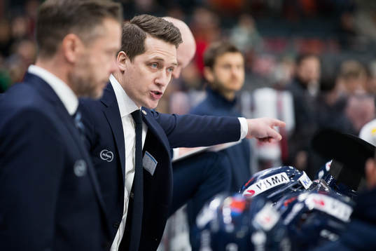 Växjös tränare Sam Hallam