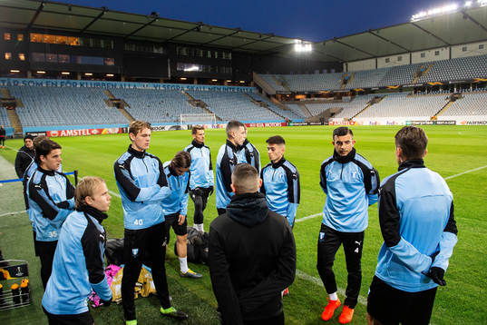 Bläddra bland fler bilder av Football, Europa League, Malmö FF, Press Conference and Training