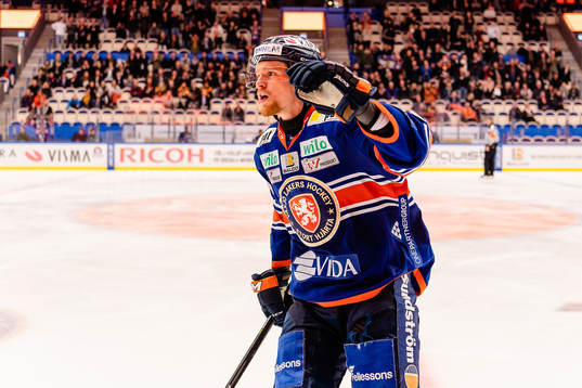 Växjös Brendan Shinnimin jublar