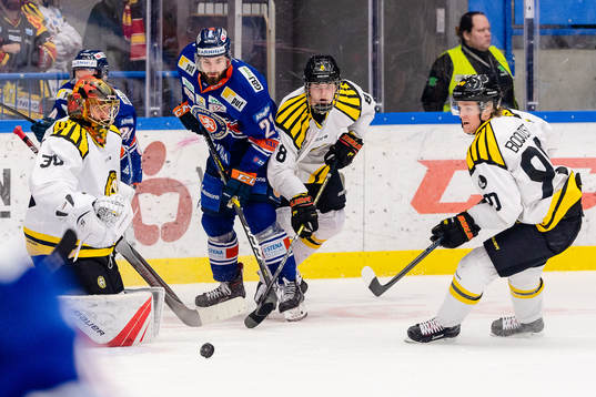Växjös Roman Horak och Brynäs Victor Söderström och