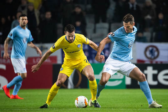 Cesar Azpilicueta of Chelsea and Markus Rosenberg of Malmö