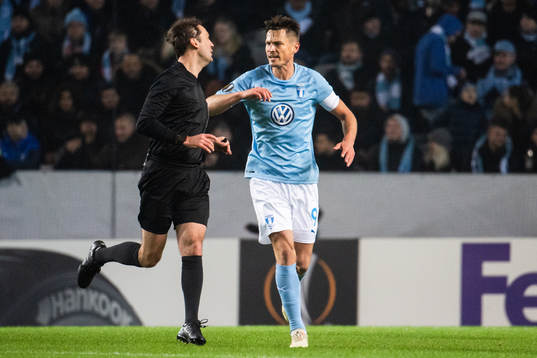 Aleksei Kulbakov, referee in a discussion with Markus