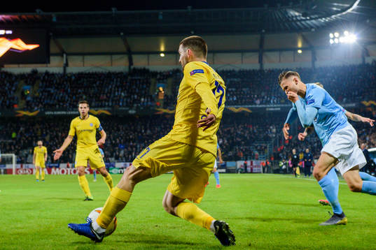 Arnor Traustason of Malmö FF and Mateo Kovacic of Chelsea