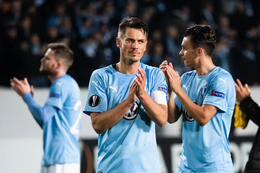 Markus Rosenberg of Malmö FF recognizes the audience