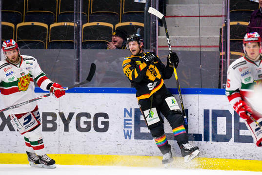 Skellefteås Oscar Möller jublar