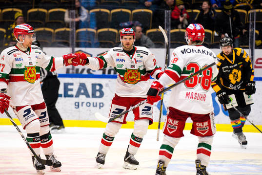 Moras Matt Bailey och Adam Masuhr jublar