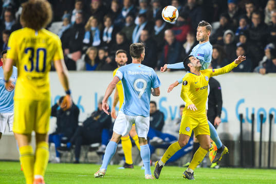 Arnór Ingvi Traustason of Malmö FF and Pedro Rodríguez