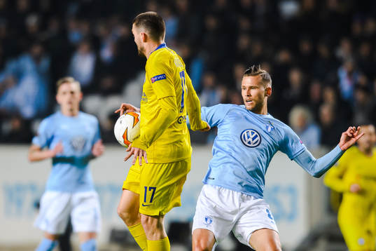 Arnór Ingvi Traustason of Malmö FF and Mateo Kovacic of