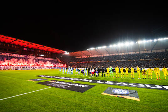 Players of Malmö FF and of Chelsea