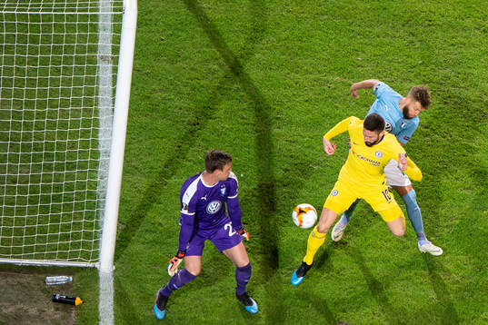Olivier Giroud of Chelsea scores the 0-2 goal in action