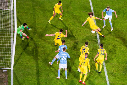 David Luiz of Chelsea blocks a shoot from Rasmus Bengtsson
