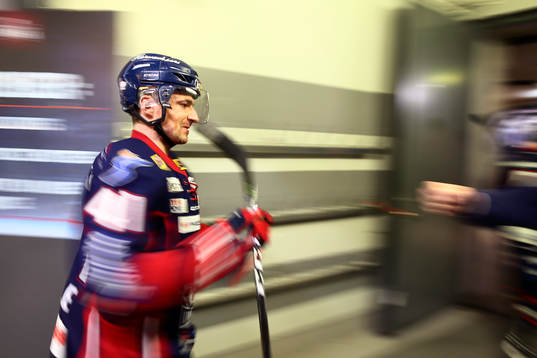 Linköpings Broc Little före ishockeymatchen i SHL mellan