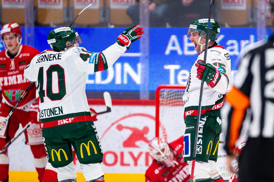 Frölundas Joel Mustonen och Anders Grönlund jublar