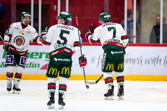Frölundas Pathrik Westerholm jublar