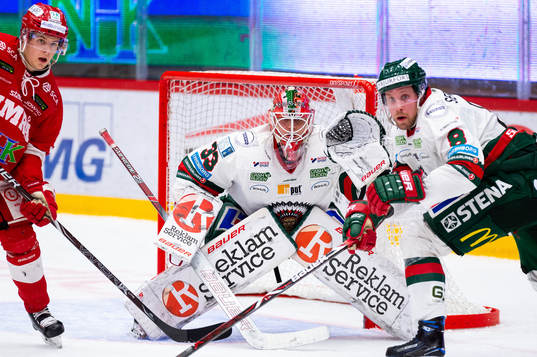 Frölundas målvakt Johan Mattsson och Viktor Ekbom