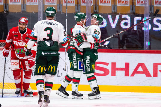 Frölundas Simon Hjalmarsson och Ponthus Westerholm jublar
