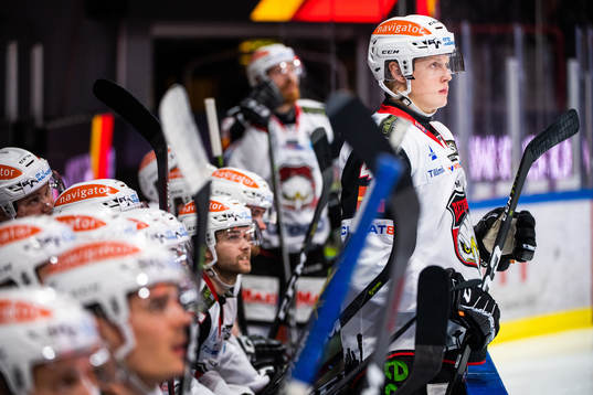 Malmö Redhawks Jacob Hallberg deppar