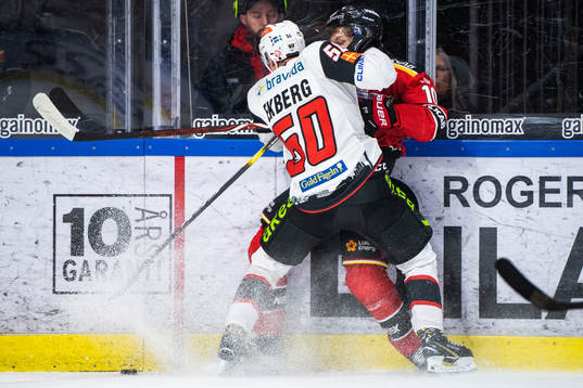Malmö Redhawks Tobias Ekberg och Luleås Einar Emanuelsson