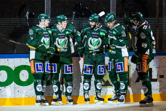 Färjestads Daniel Viksten jublar