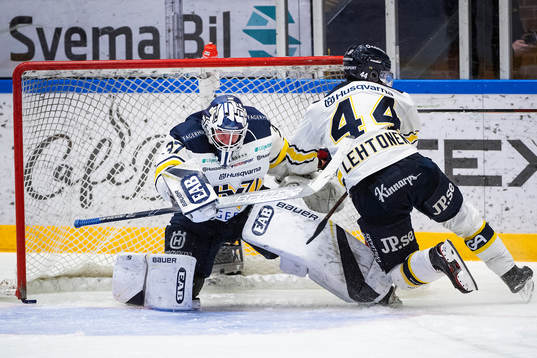 s målvakt Jonas Gunnarsson  och Mikko Lehtonen