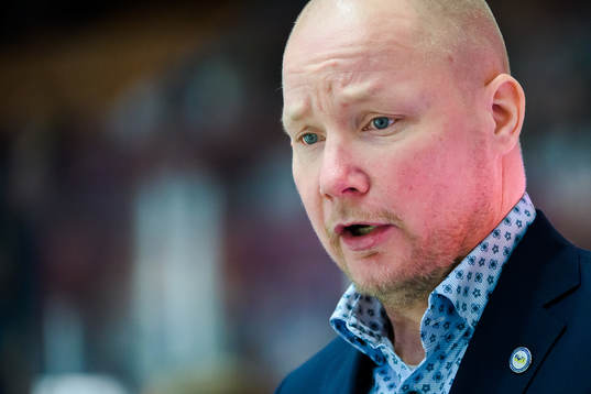 s assisterande tränare Jonas Holmström