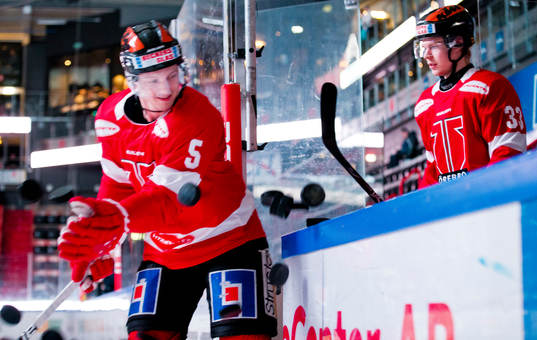 Örebros Gustav Backström och Christopher Mastomäki på
