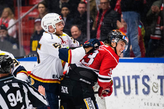 Djurgårdens Alexander Urbom och Örebros Christopher
