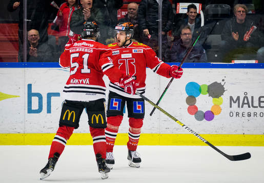 Örebros Jonathan Andersson jublar vid 1-0