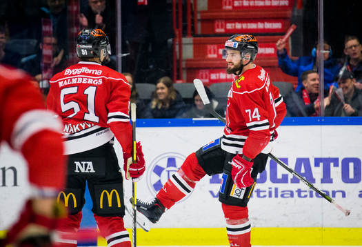 Örebros Nick Ebert gör 2-0 och jublar
