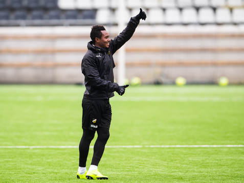 Nasiru Mohammed gör tumme upp
