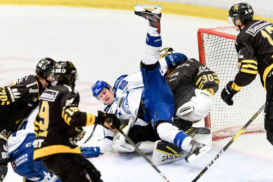 s målvakt Erik Källgren