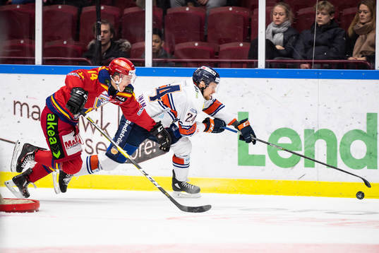 Malmö Redhawks Carl-Johan Lerby jagar Växjös Brendan