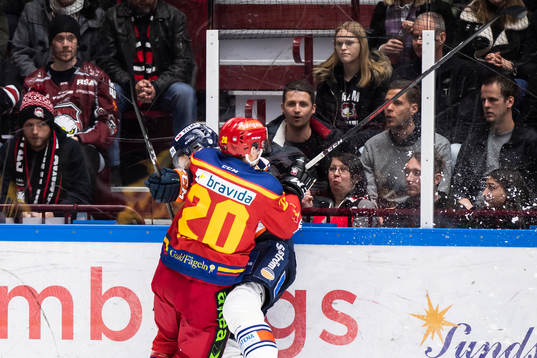 Malmö Redhawks Henrik Hetta i krock mot Växjös Janne