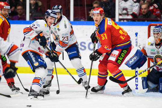 Malmö Redhawks Emil Sylvegård och Växjös Niclas