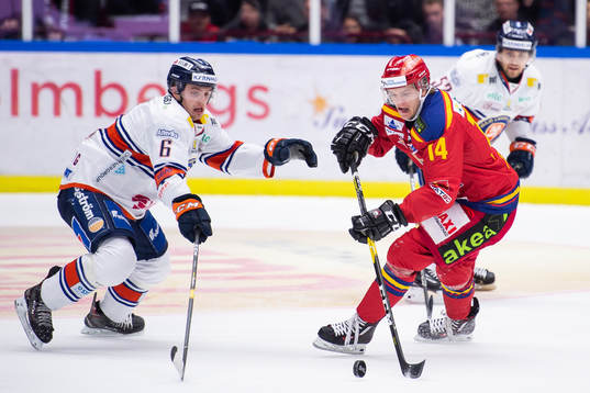 Malmö Redhawks Carl-Johan Lerby och Växjös Linus Högberg