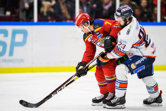 Malmö Redhawks Marcus Björk och Växjös Roman Horak