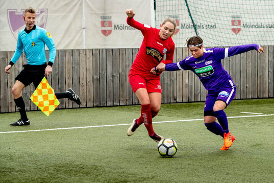 Göteborgs Elin Rubensson mot Jitex Ema Paijevic